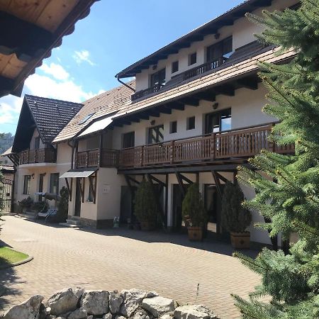 Pensiunea Haiduc Sacele Brasov Exterior photo